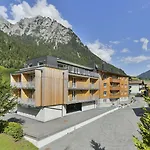 Aparthotel Alpine Am Arlberg 4*