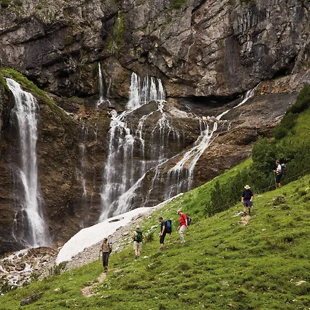 아파트호텔 Alpine Am Arlberg 클뢰슈텔르 암 알베르그