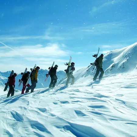Alpine Am Arlberg 아파트호텔 4*