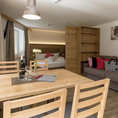 Aparthotel Alpine Am Arlberg 4*