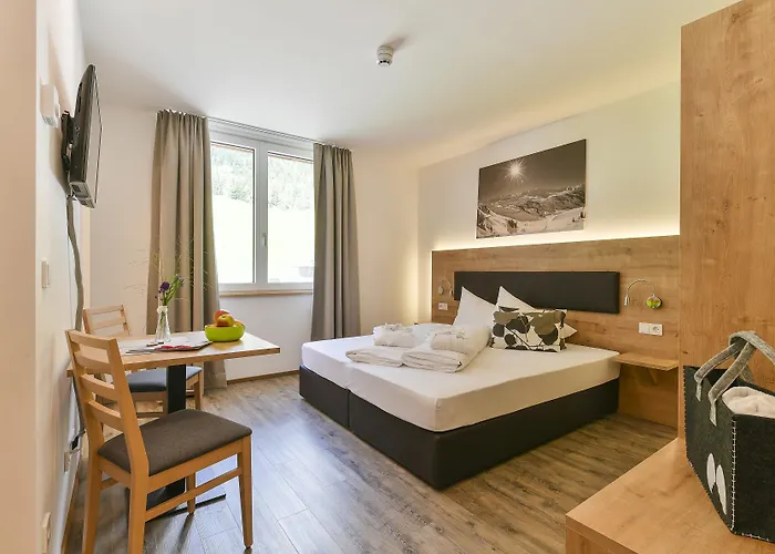 Alpine Am Arlberg 公寓式酒店 克勒施特勒